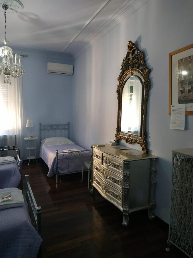 Around The Corner Colosseo B&B Rome Extérieur photo