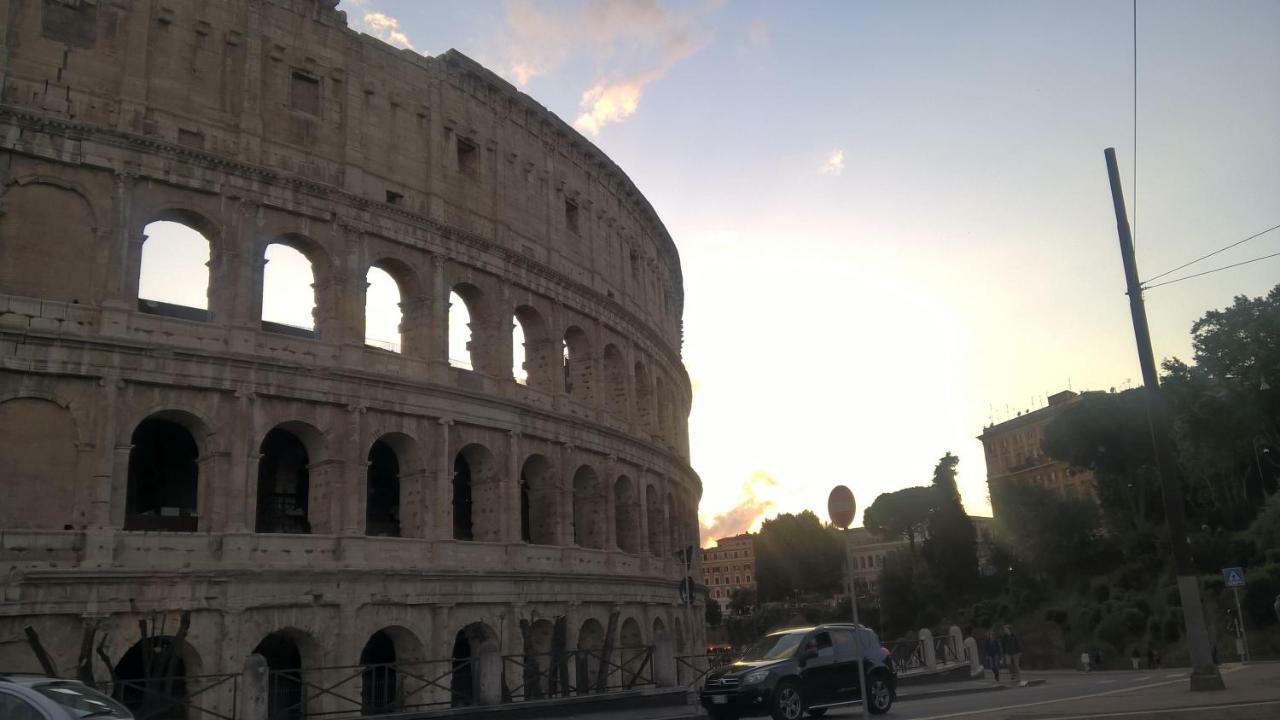 Around The Corner Colosseo B&B Rome Extérieur photo